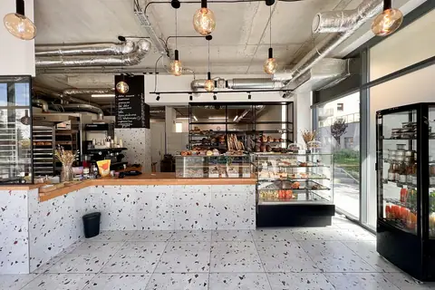 Cakes & Treats photo 2